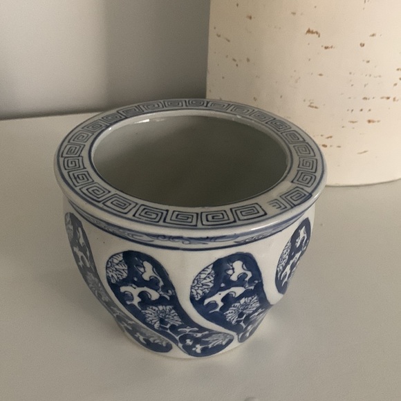 Chinoiserie Blue and‎ White Porcelain Cachepot Planter ceramic home decor - Picture 7 of 8